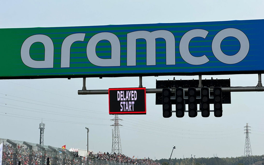 Partenza del GP del Giappone rinviata per danni alle barriere a Suzuka