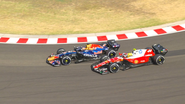 Getergde Verstappen zet Hamilton brutaal opzij met heerlijke actie