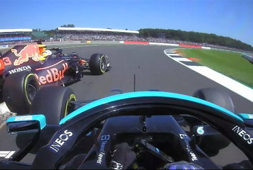 Verstappen hamilton crash