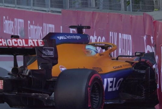 Ricciardo crash baku screen