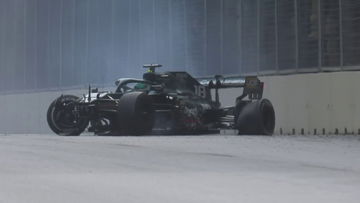 Video: Stroll crasht verschrikkelijk hard na plotselinge klapband