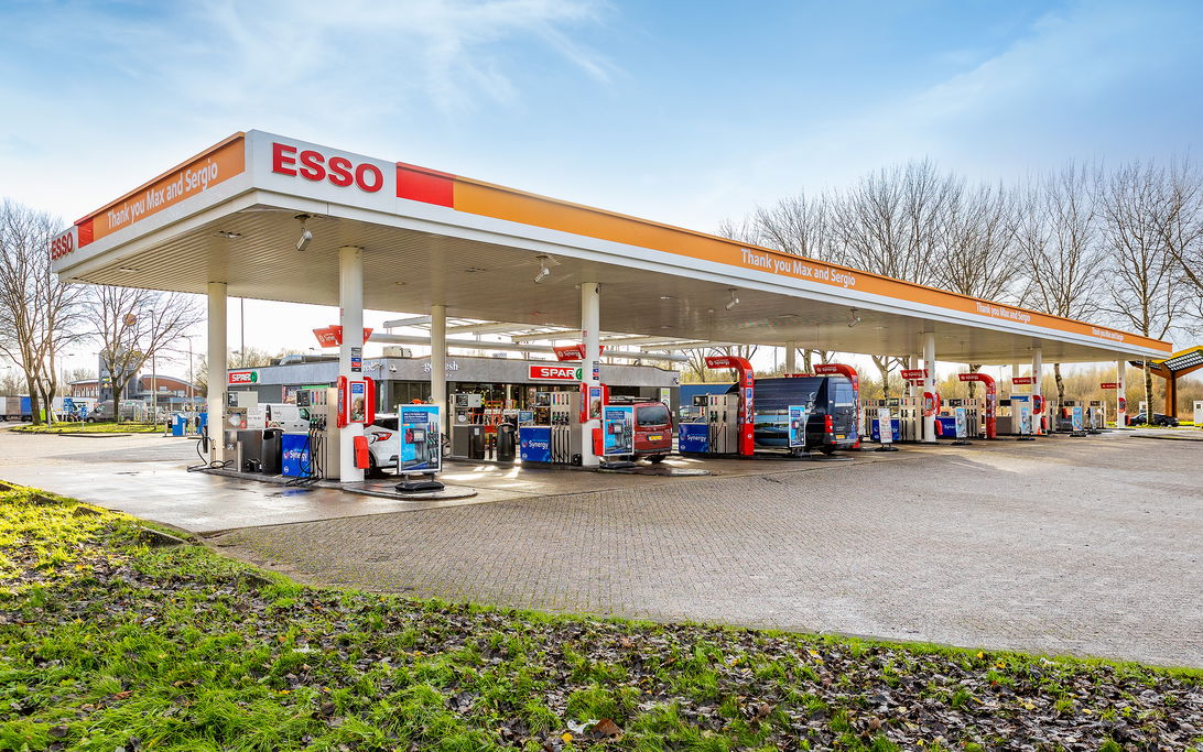 Esso retouch