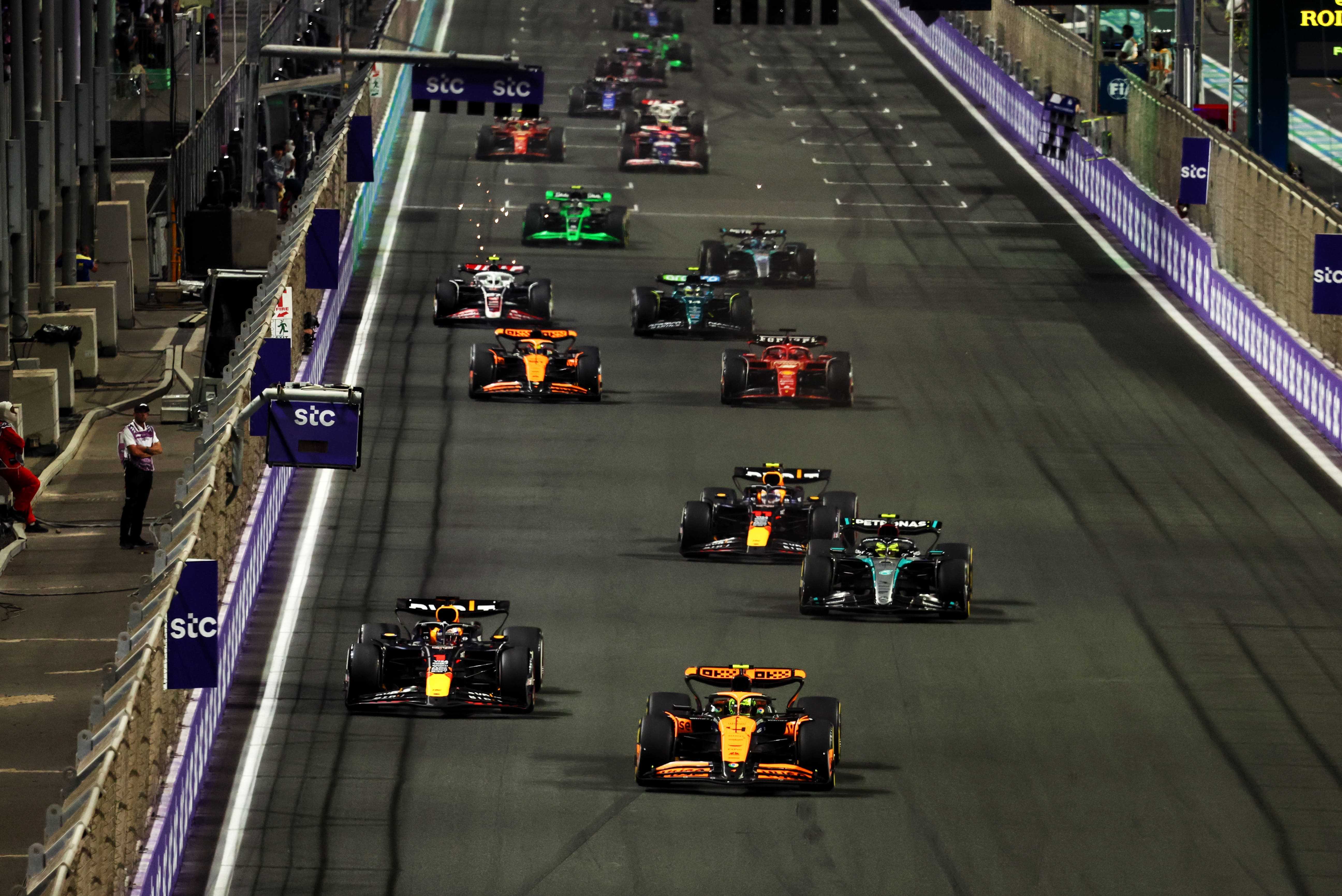 F1 Jeddah 2024 Norris en Verstappen vooraan het veld