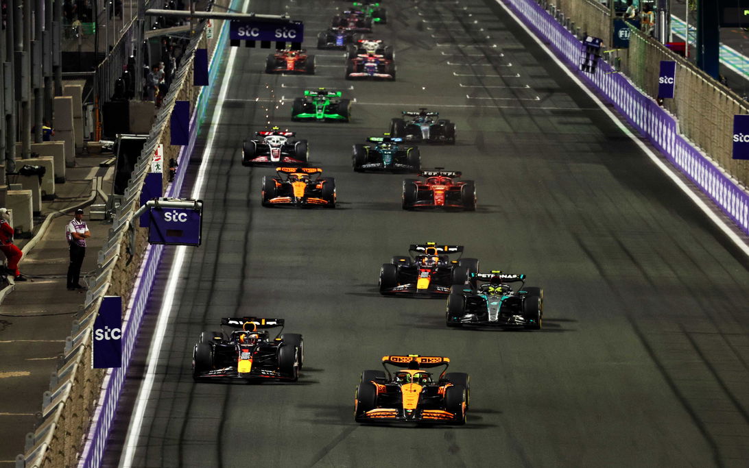 F1 Jeddah 2024 Norris en Verstappen vooraan het veld