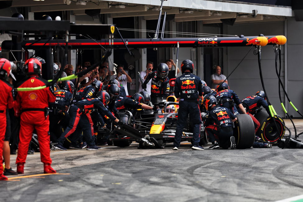 F1 Pitstop Max Verstappen Red Bull Racing 2023 Spanish Grand Prix