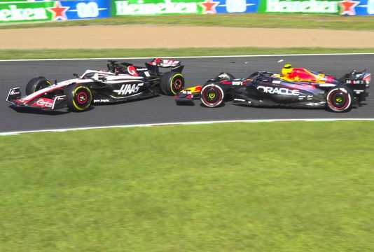 Perez Magnussen crash Japan