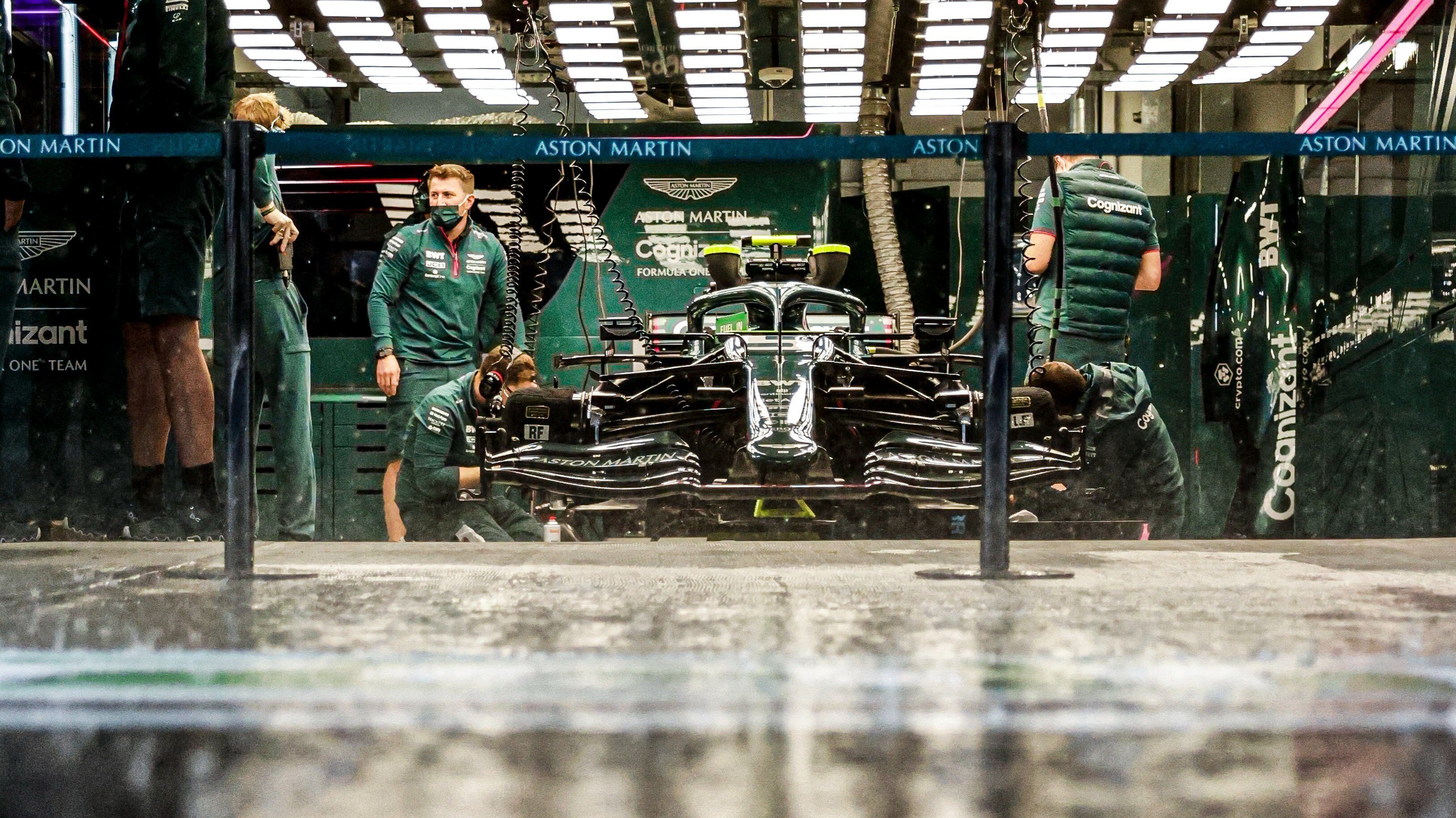 Aston Martin wet Russia