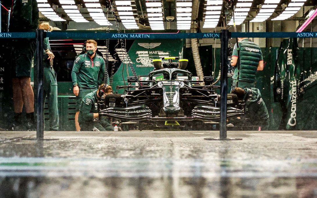 Aston Martin wet Russia