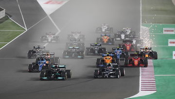 WK-stand Formule 1 na GP Qatar: Hamilton hijgt Verstappen nu echt in de nek