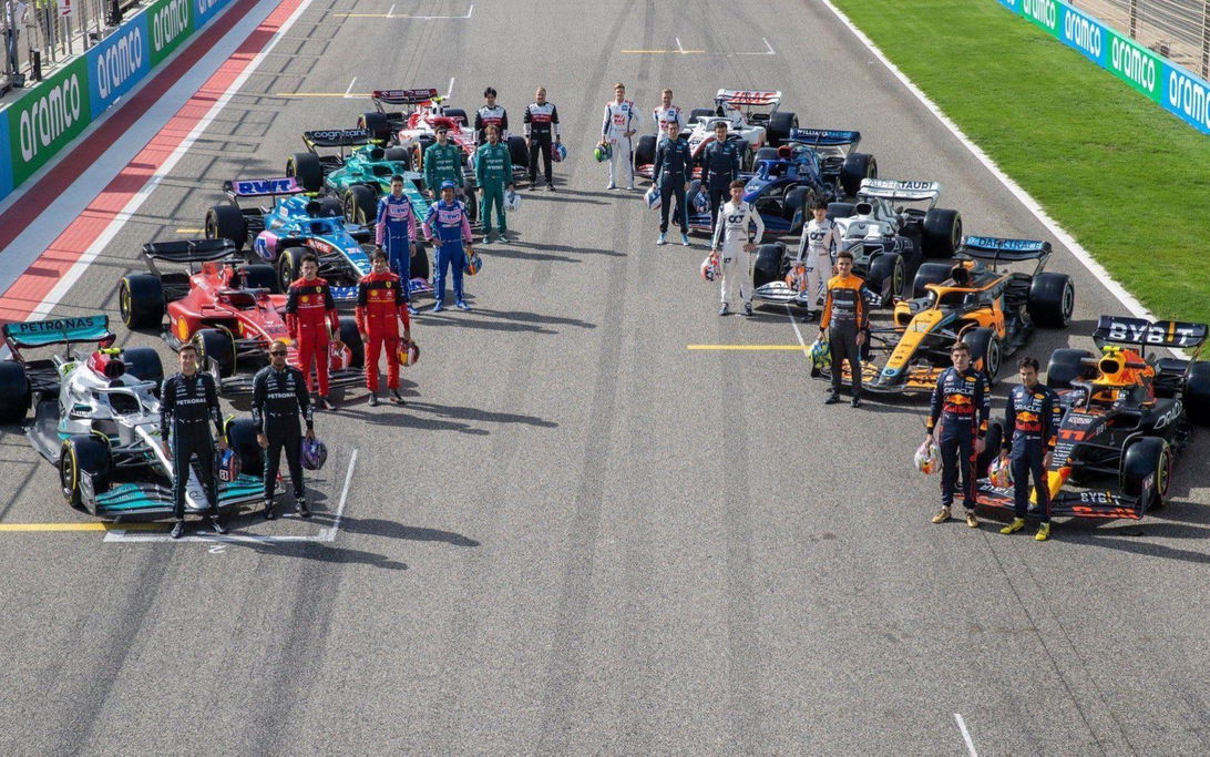 F1 group photo 2022