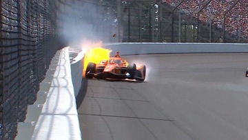 VeeKay crasht hard vanaf tweede positie en ziet Indy 500 in tranen eindigen