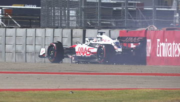 Video: 'Invaller' Giovinazzi zet Haas-bolide al na enkele minuten in de muur