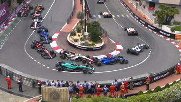 Video: Verstappen behoudt de leiding bij start GP Monaco