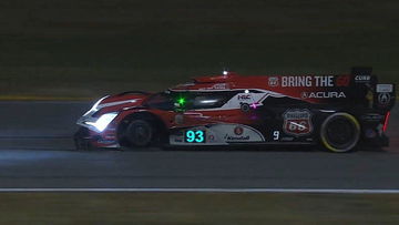 Mist zorgt voor chaos in Daytona, pijnlijk tijdverlies Van der Zande