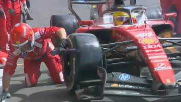 Video: Hamilton haalt opgelucht adem na aanrijding met monteur