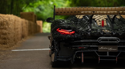 LEGO Technic Koenigsegg Goodwood Track 4