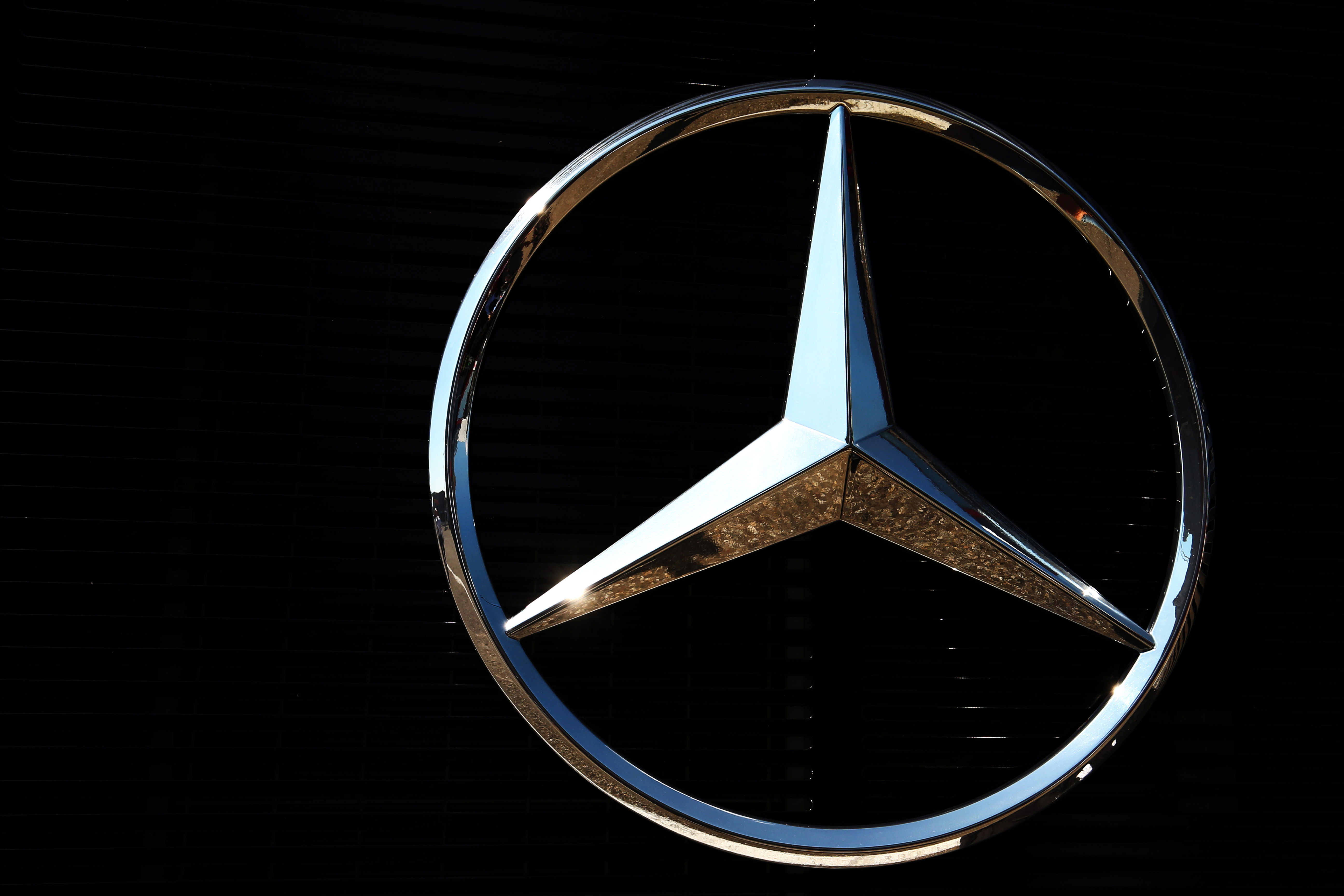 Mercedes logo