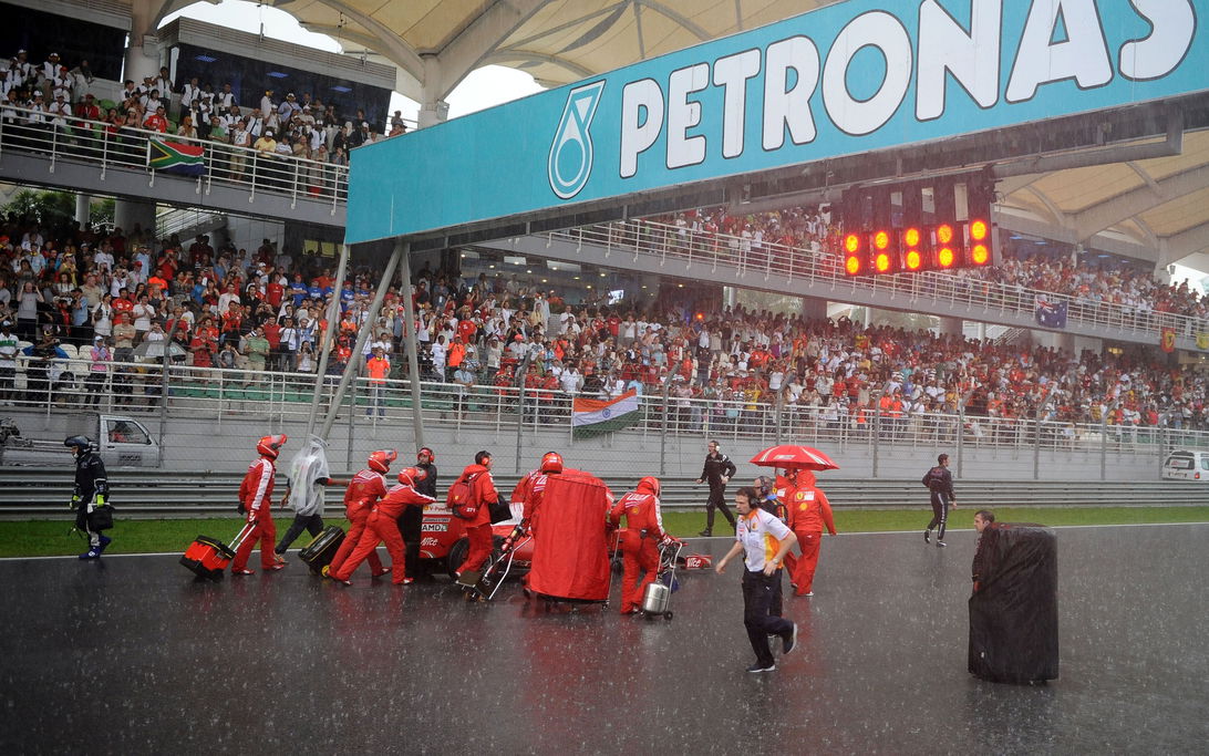 Red lights on grid Malaysia 2009