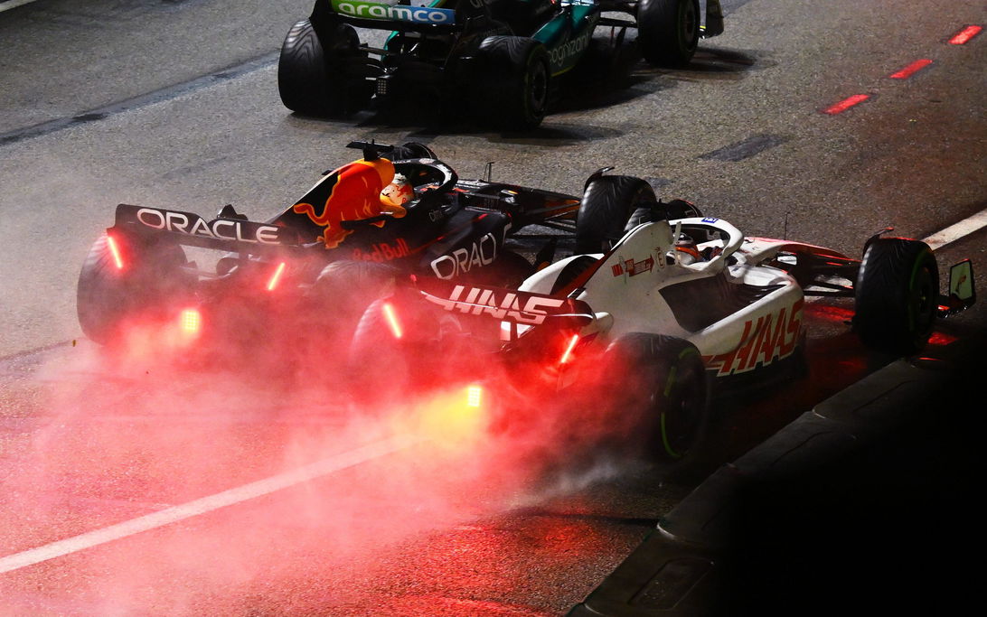 Verstappen Magnussen Singapore 2022