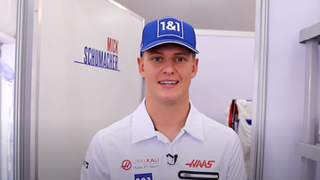 Video: Schumacher leidt je rond in zijn driver room
