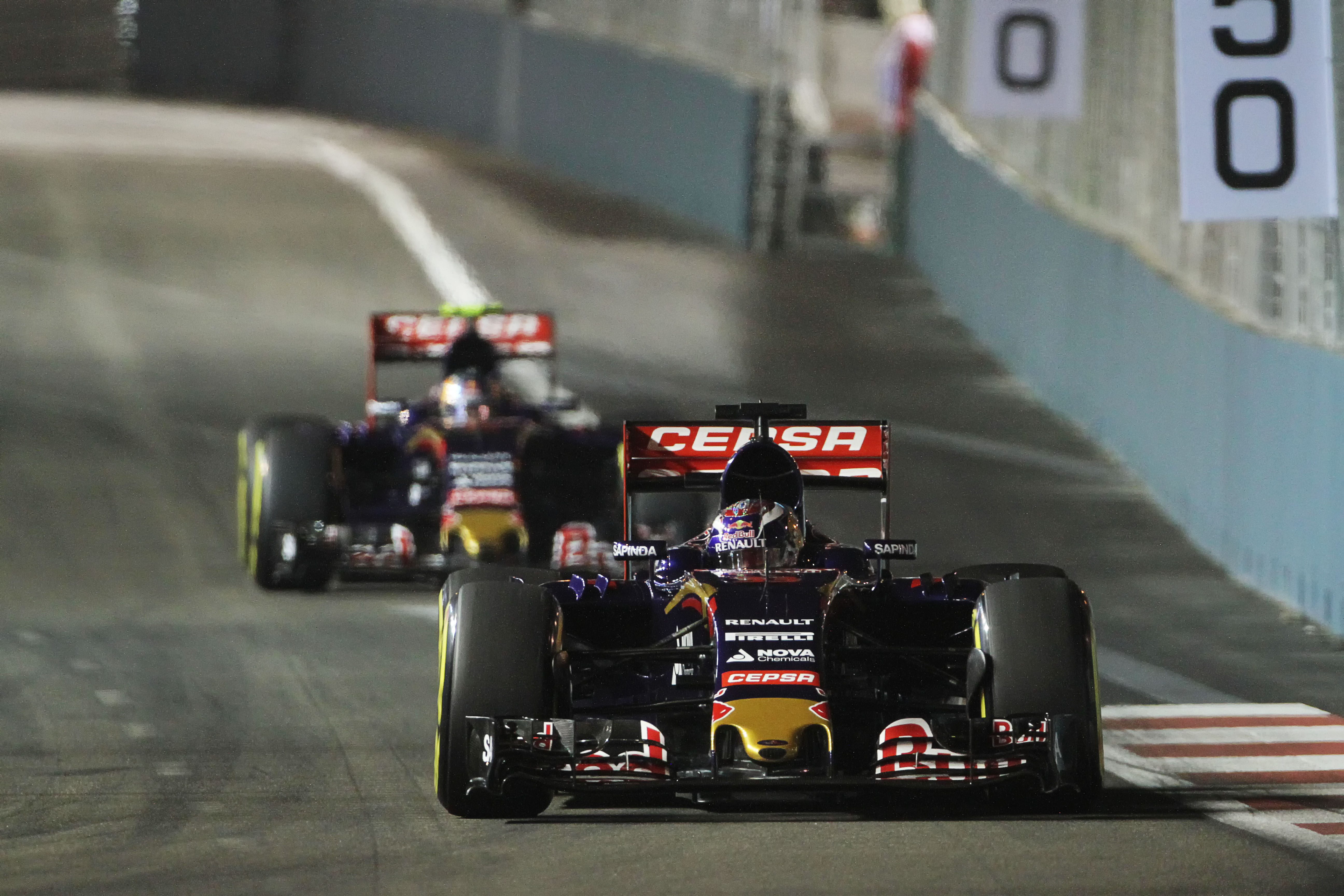Verstappen Sainz Singapore 2015