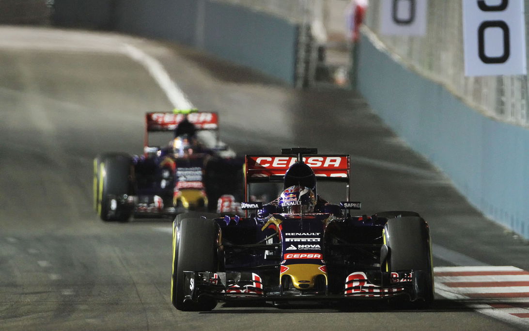 Verstappen Sainz Singapore 2015