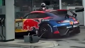 Verstappen en Mercedes maken mysterieuze pitstop bij tankstation