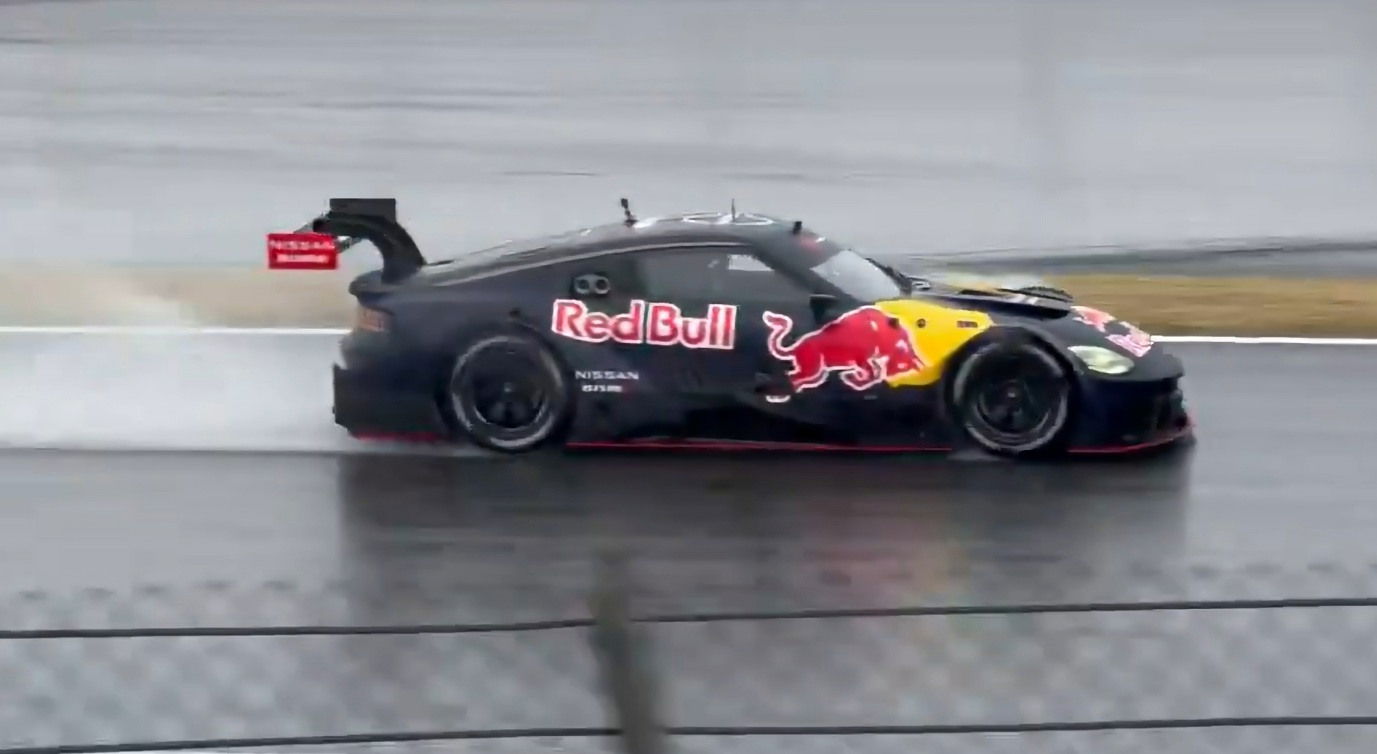 Verstappen screenshot Nissan