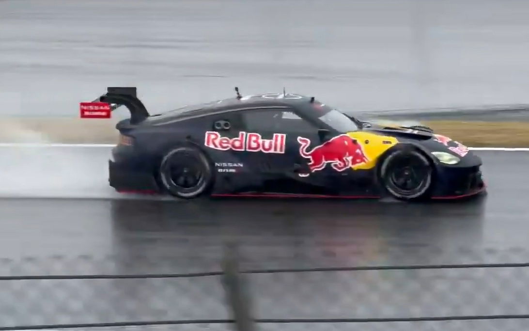 Verstappen screenshot Nissan