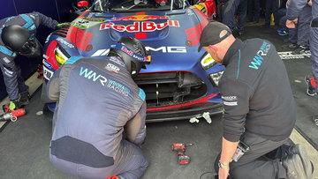 Teambaas Verstappen verklaart schade aan Mercedes