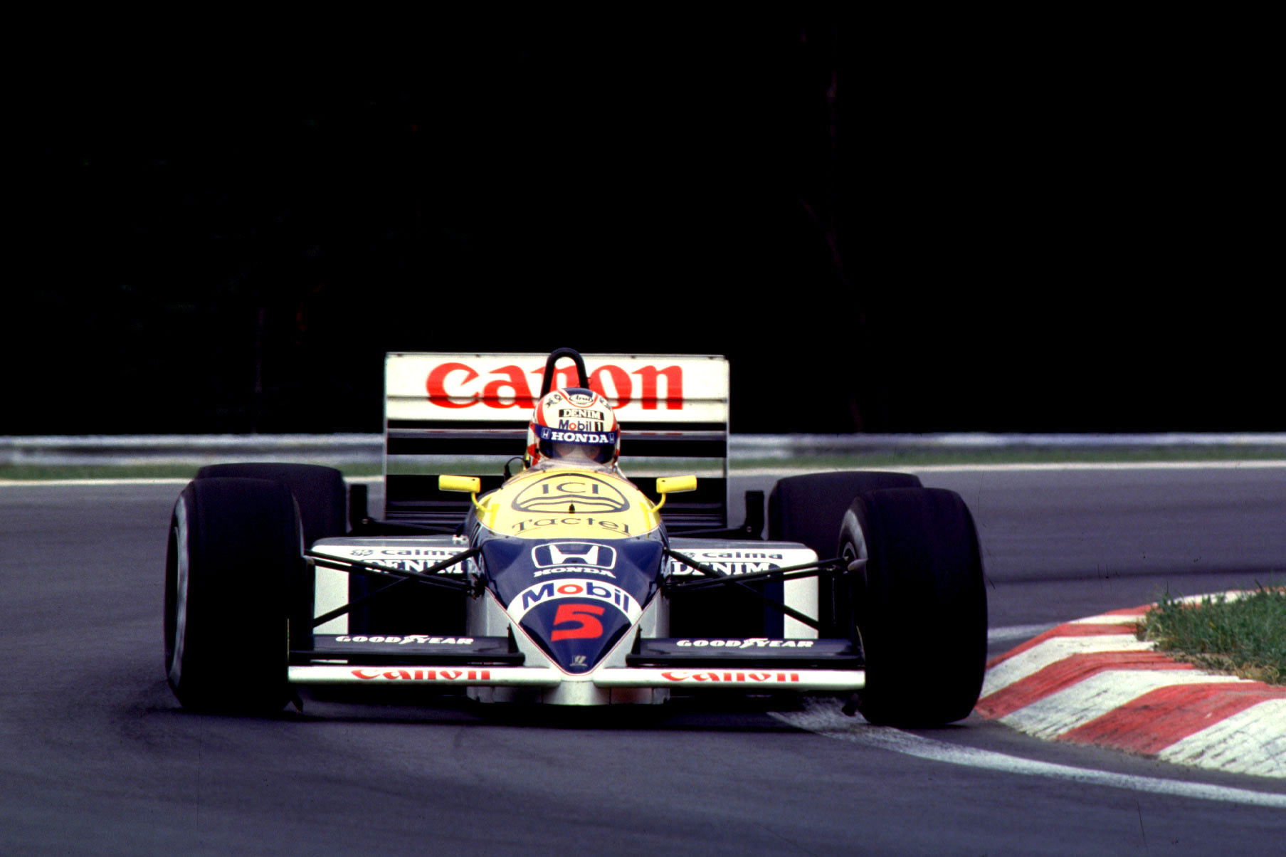 Williams FW11