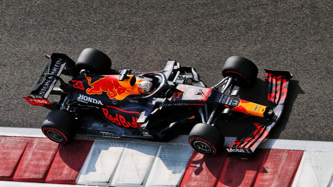 Motor Racing - Formula One World Championship - Abu Dhabi Grand Prix - Qualifying Day - Abu Dhabi, UAE