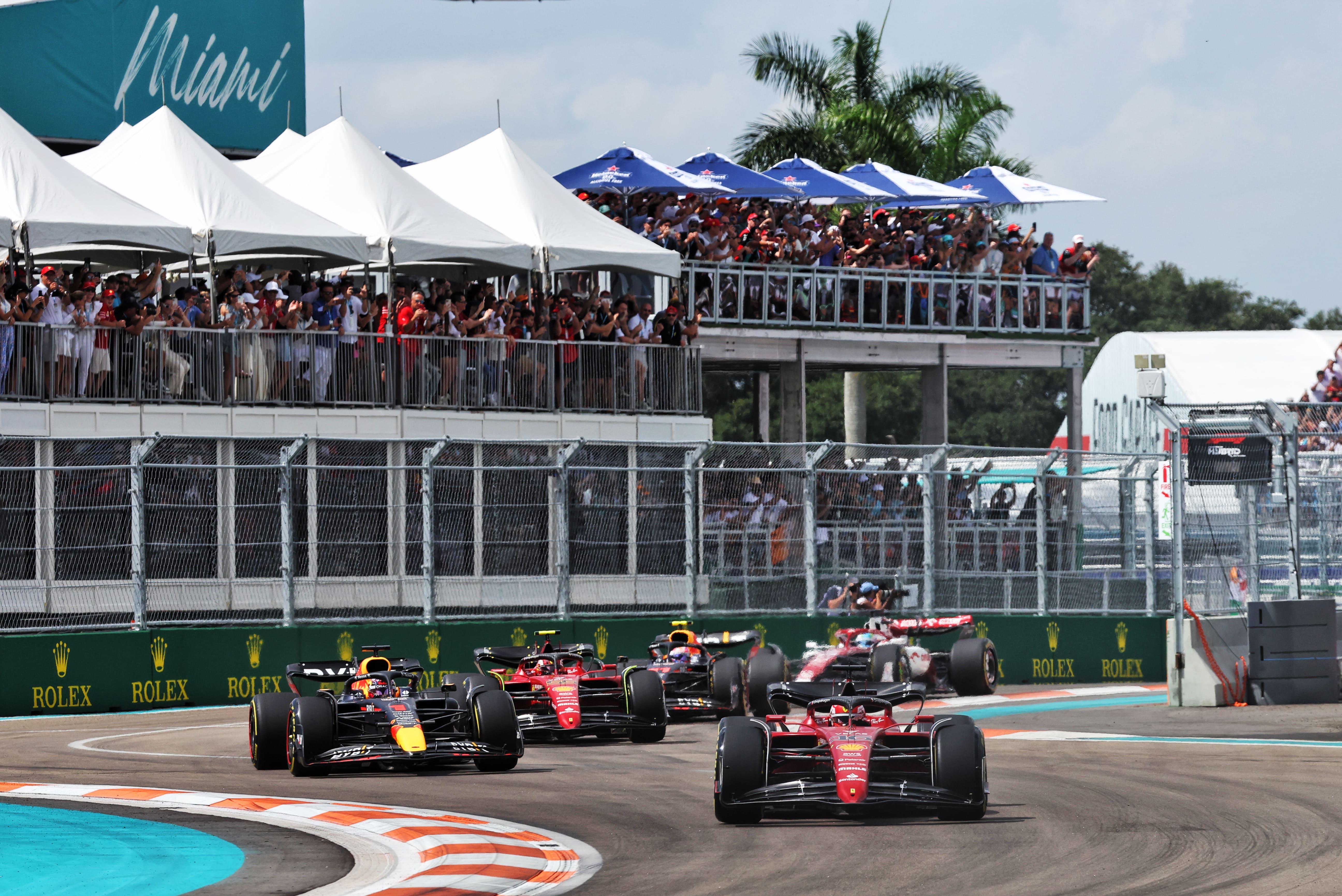 Miami GP 2023 lap 1 led by Leclerc
