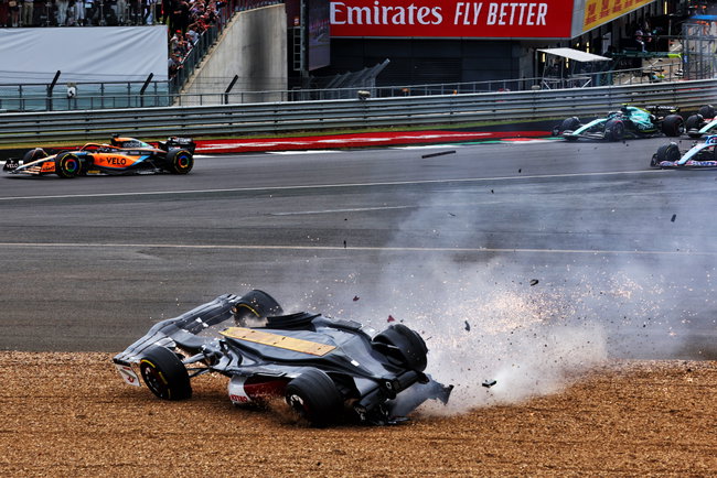 Guanyu Zhou (CHN) Alfa Romeo F1 Team C42 crashes at the start of the race.
03.07.2022. Formula 1 World Championship, Rd 10, British Grand Prix, Silverstone, England, Race Day.
- www.xpbimages.com, EMail: requests@xpbimages.com Copyright: Batchelor / XPB Images