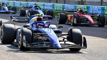 Verstappen toch niet helemaal afwezig tijdens laatste F1-testdag in Bahrein