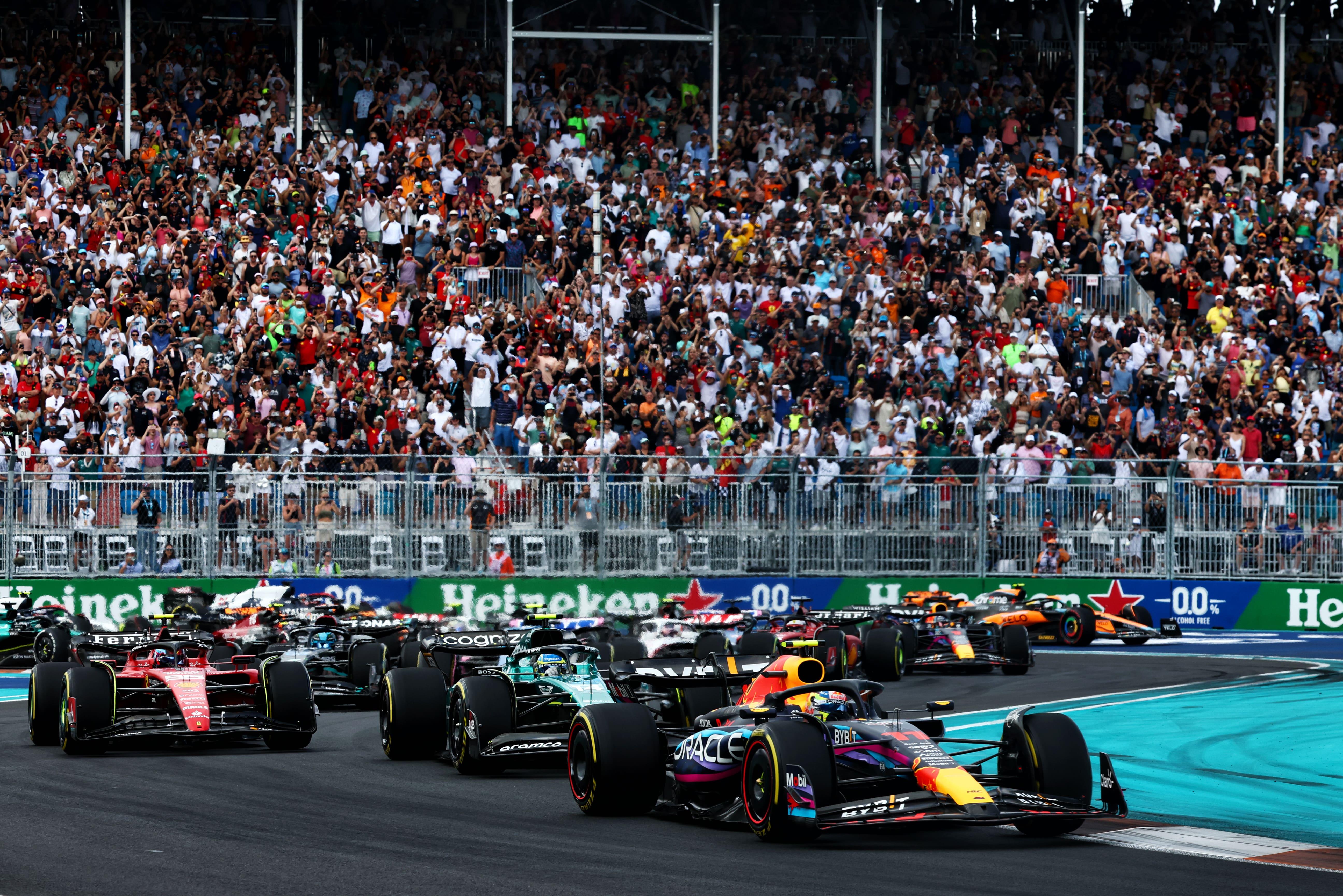 Miami GP 2023 Perez aan de leiding