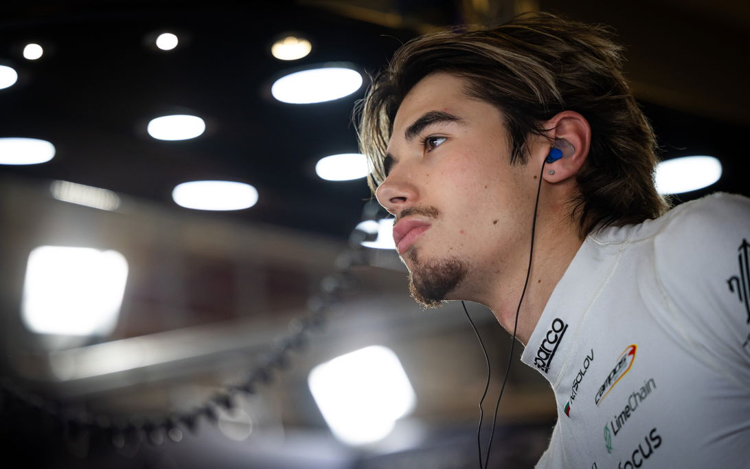 Tsolov conquista una dramatica vittoria nella Feature Race di F2 a Melbourne nel caos