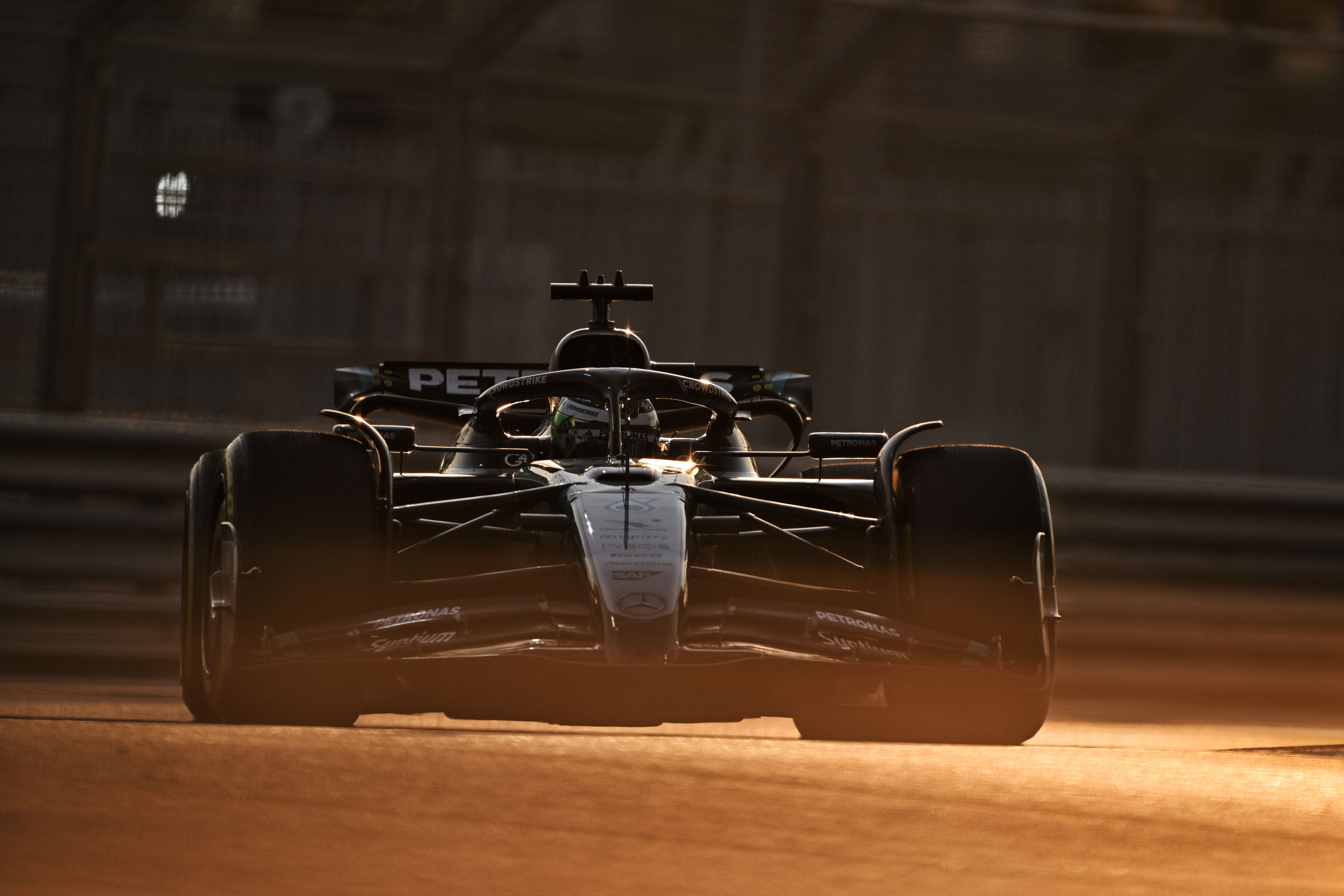 Vesti Merc Abu Dhabi test 2025