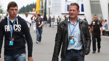 De eerste F1-foto van Verstappen: paddock maakt opnieuw kennis