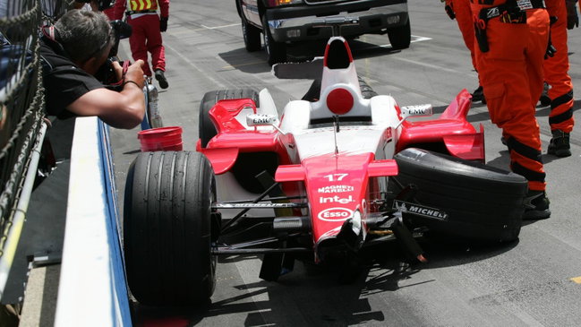 17.06.2005 Indianapolis, USA,
Ralf Schumacher, GER, Panasonic Toyota Racing crashed into the last corner - June, Formula 1 World Championship, Rd 9, American Grand Prix, Indianapolis, USA, Practice - www.xpb.cc, EMail: info@xpb.cc - copy of publication required for printed pictures. Every used picture is fee-liable. Copyright: R.Batchelor / xpb.cc