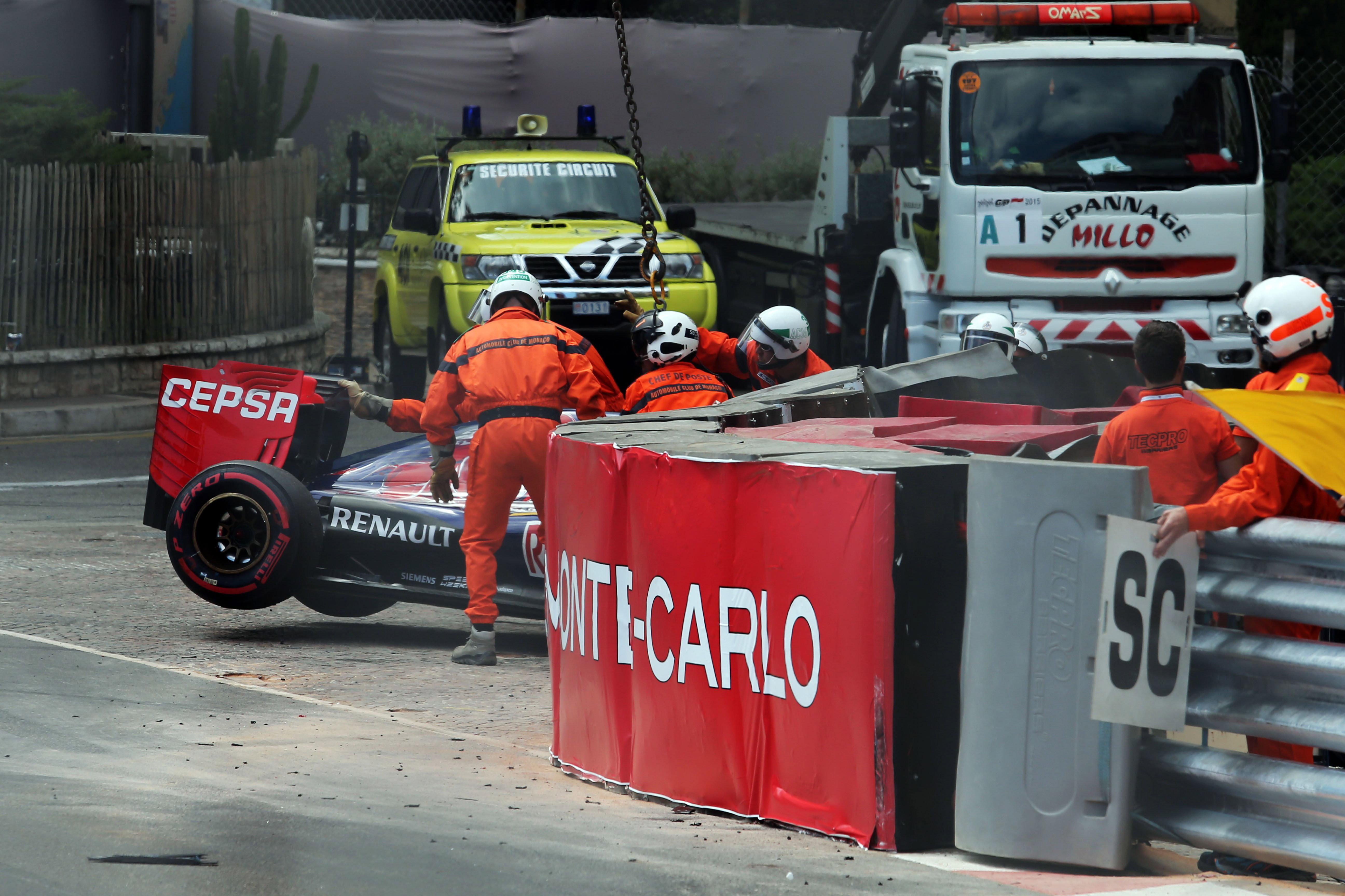 Verstappen Grosjean crash 2015