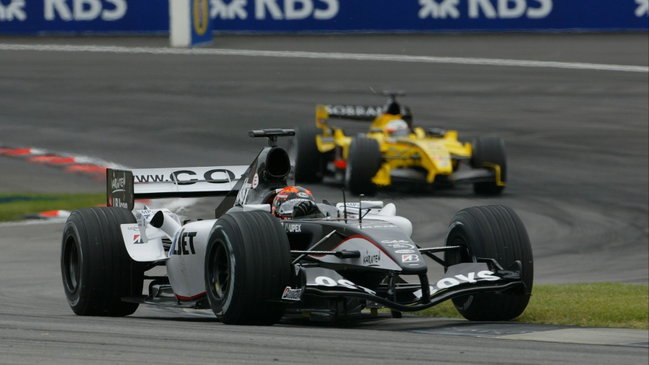 19.06.2005 Indianapolis, USA, 
Christijan Albers, NED, Minardi Cosworth, Action, Track leads Narain Karthikeyan, IND, Jordan, EJ15, Action, Track - June, Formula 1 World Championship, Rd 9, American Grand Prix, Indianapolis, USA, Race - www.xpb.cc, EMail: info@xpb.cc - copy of publication required for printed pictures. Every used picture is fee-liable.  Copyright: Photo4 / xpb.cc - LEGAL NOTICE: THIS PICTURE IS NOT FOR ITALY AND GREECE PRINT USE, KEINE PRINT BILDNUTZUNG IN ITALIEN UND GRIECHENLAND!