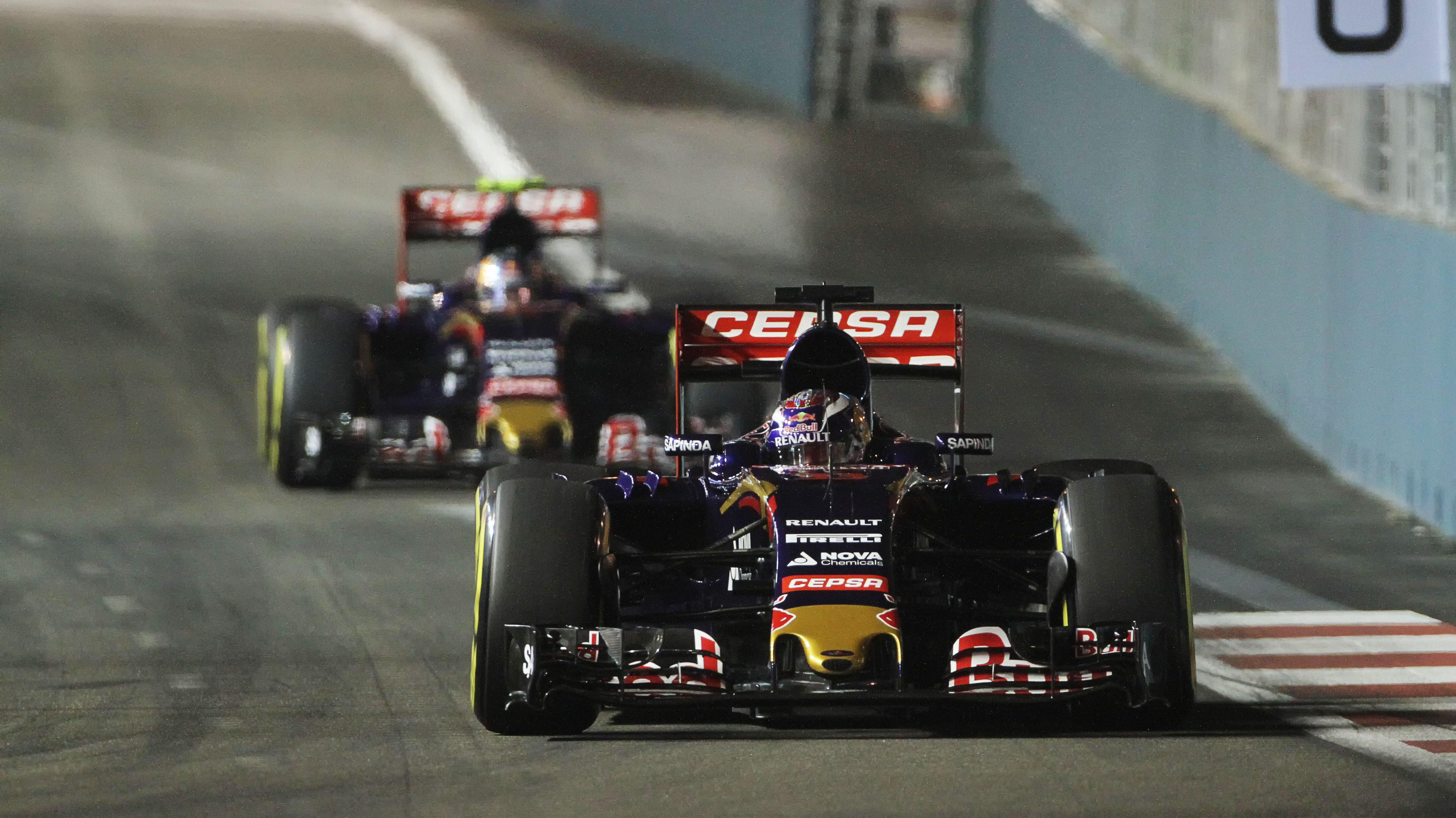 Verstappen Sainz 2015 Singapore