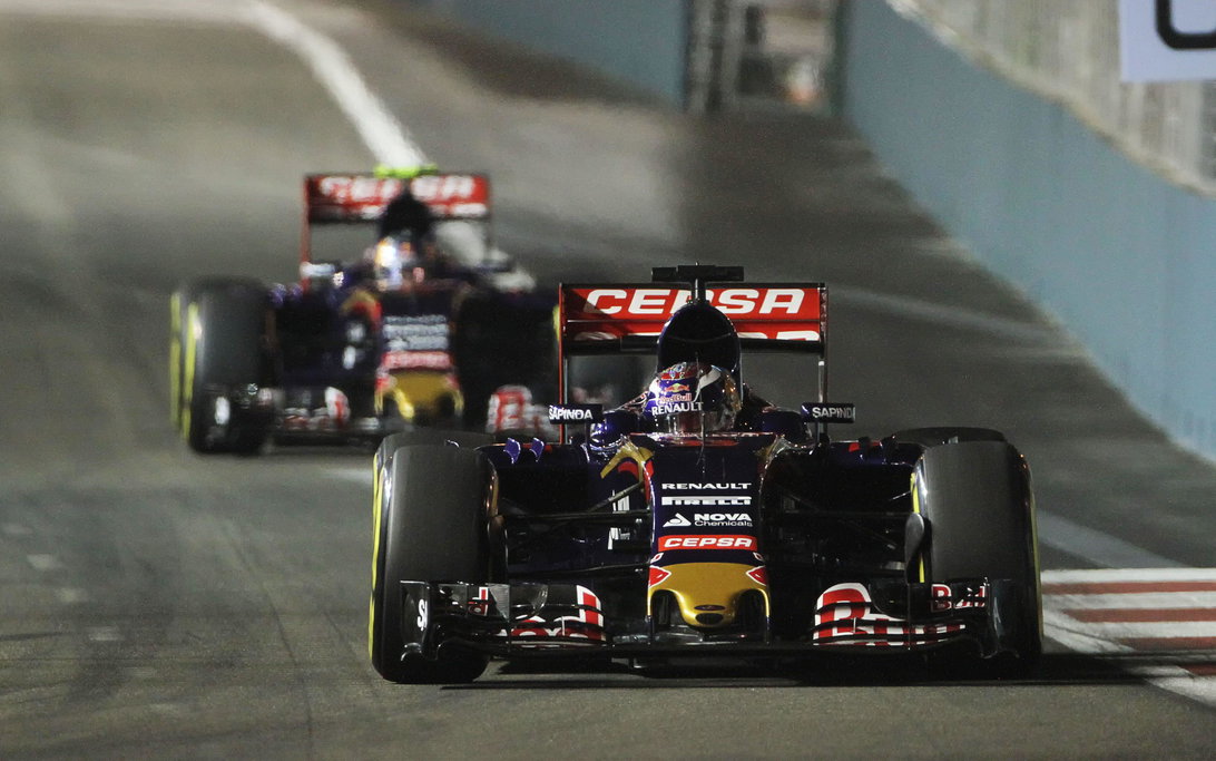 Verstappen Sainz 2015 Singapore