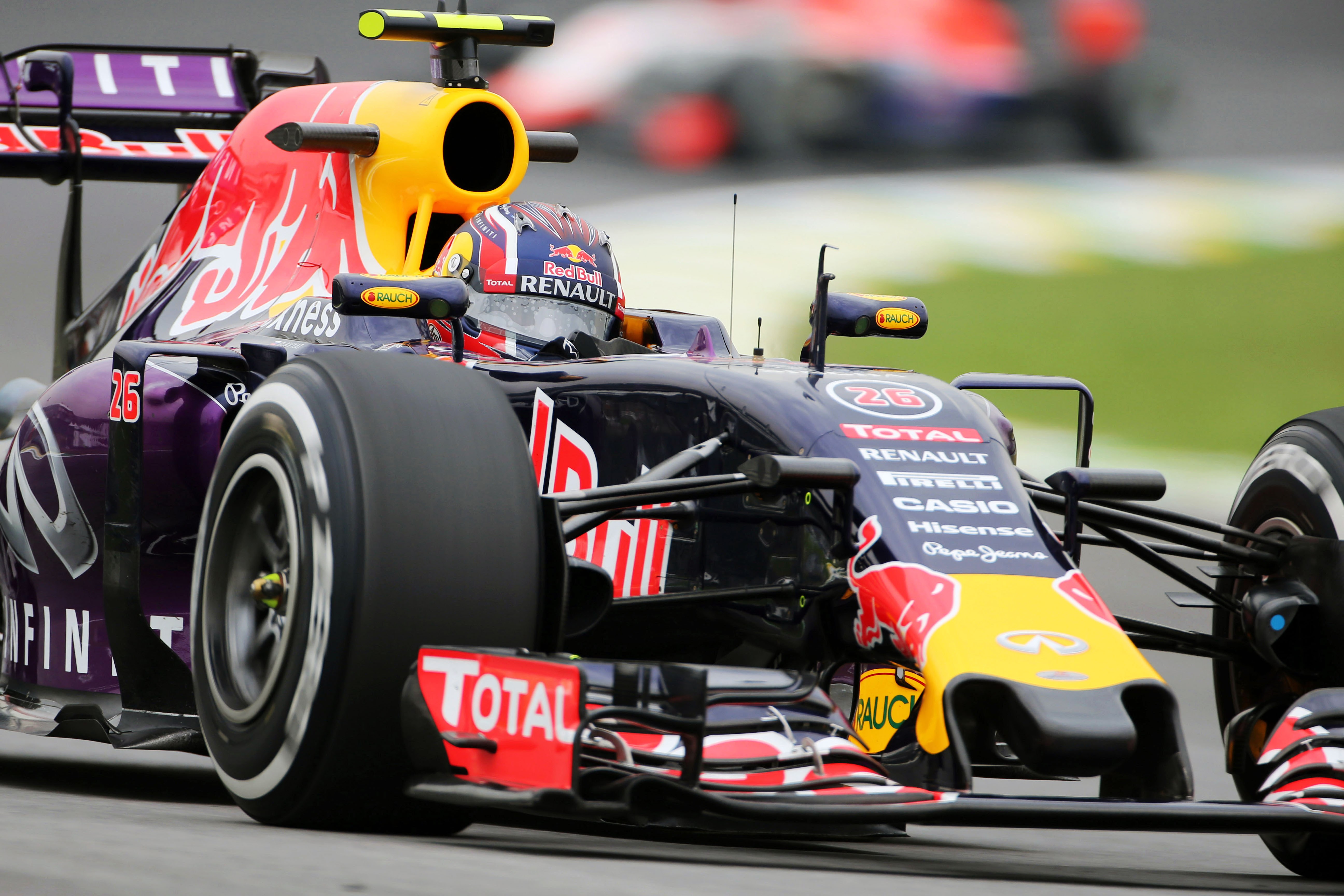 Kvyat Red Bull 2015