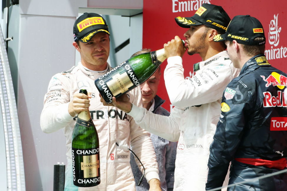 Hamilton, Verstappen en Rosberg op het podium in Silverstone 2016