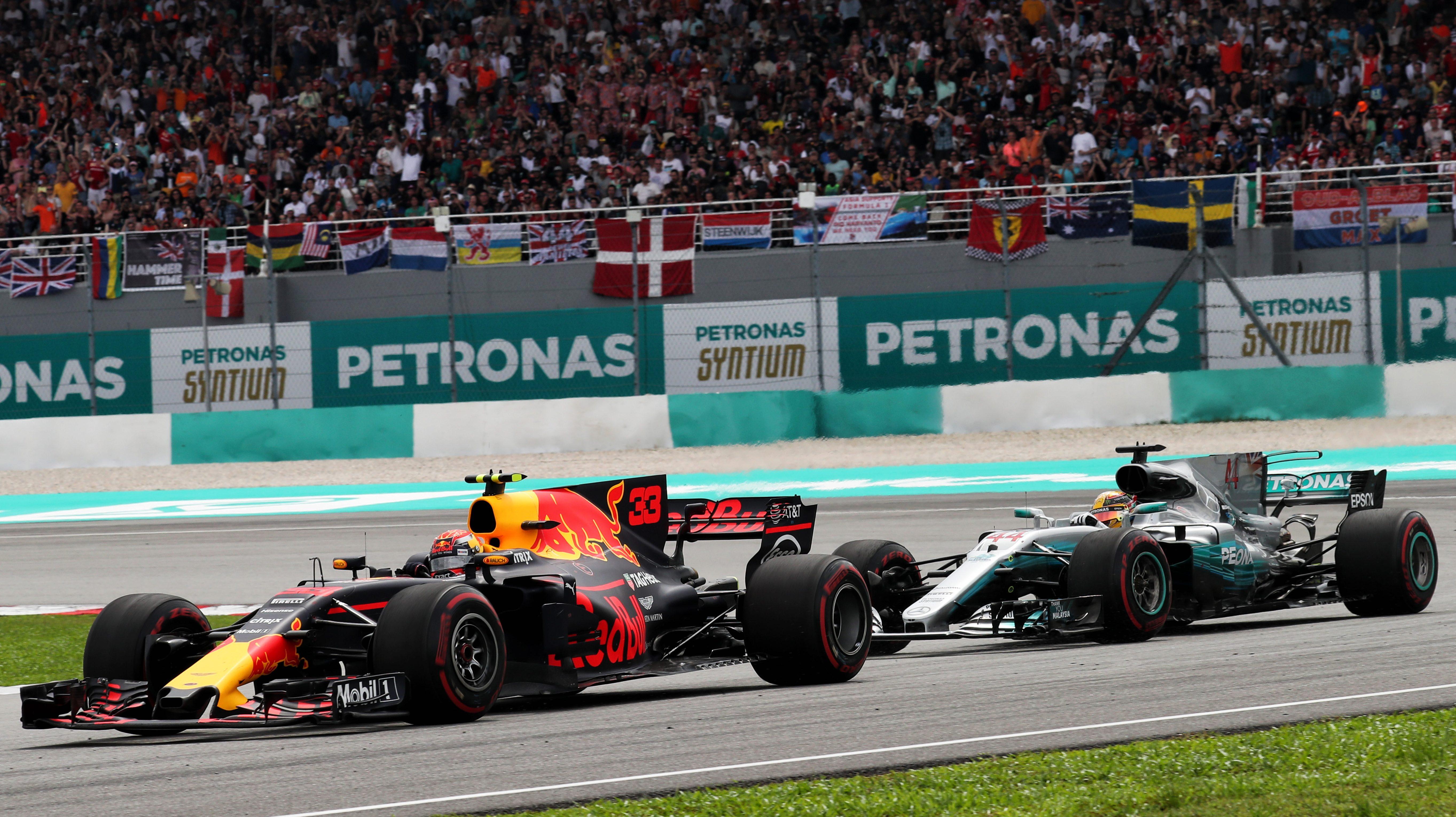 Verstappen Hamilton Malaysia 2017