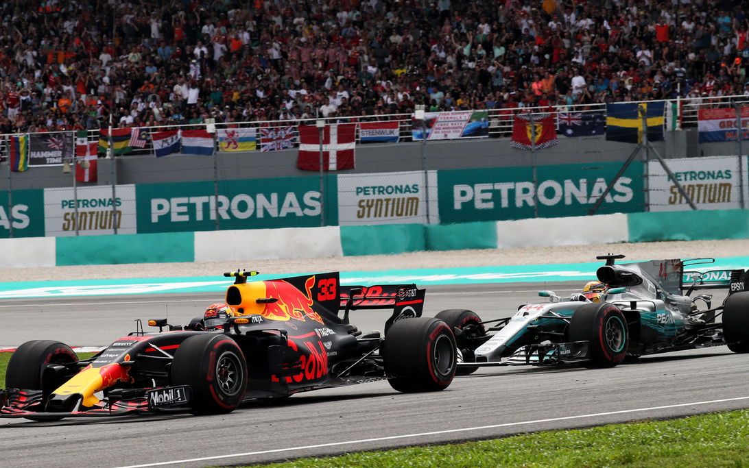 Verstappen Hamilton Malaysia 2017