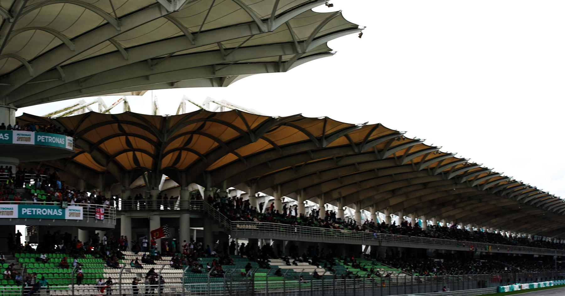 F1 teams at the mercy of Pirelli gamble in Malaysia