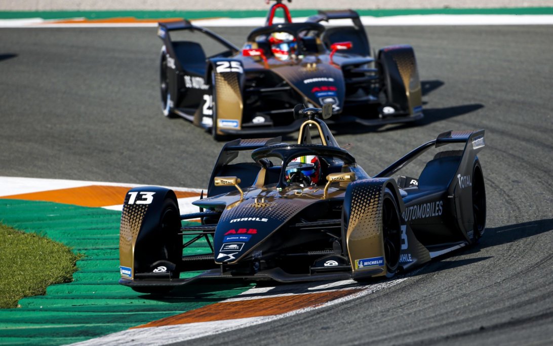 Both drivers on track scaled